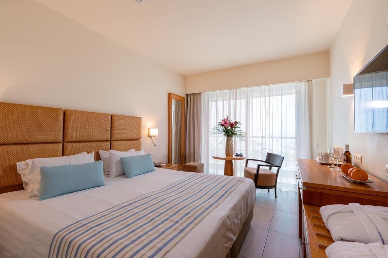 Minos Hotel 4*