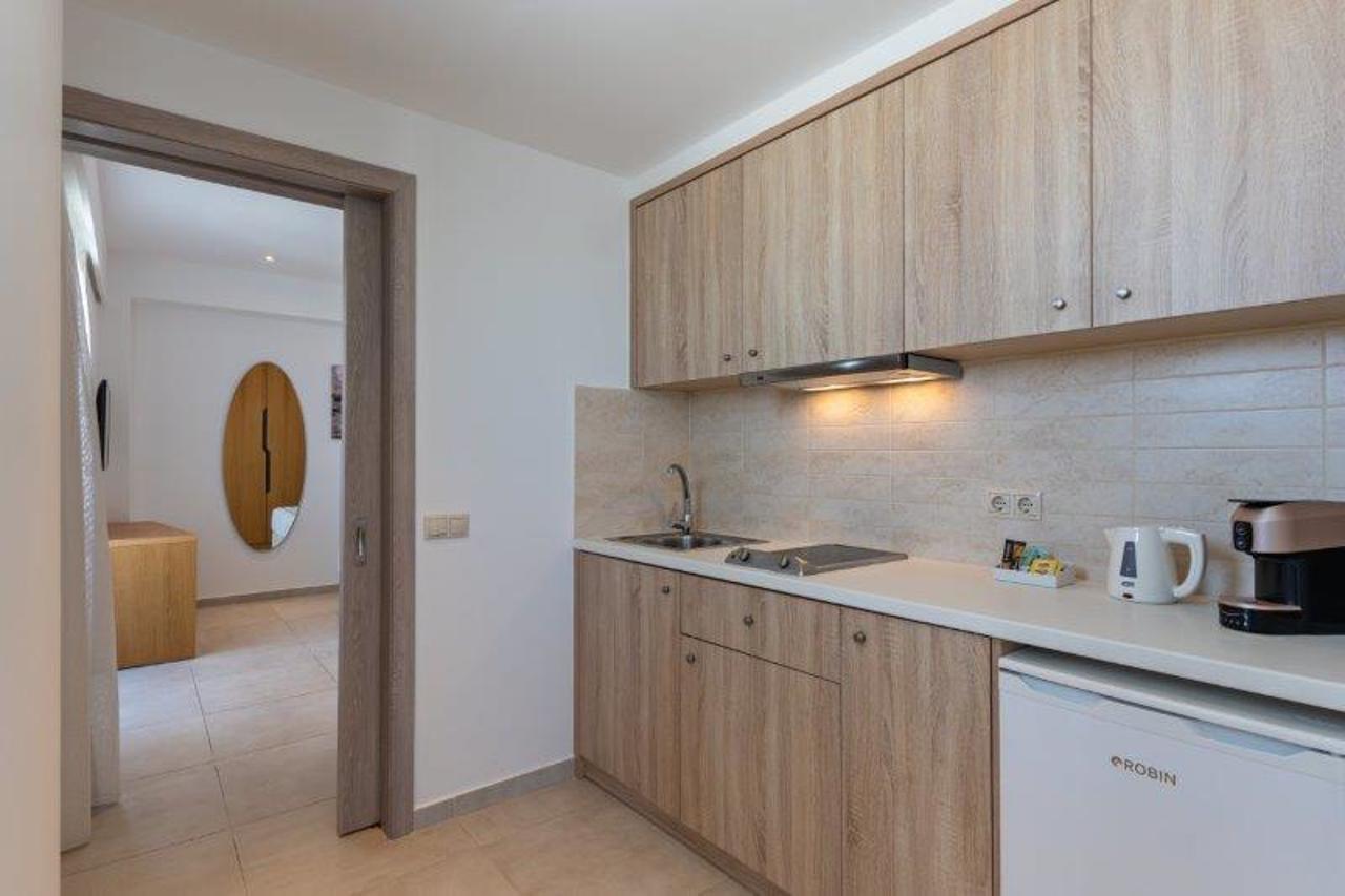 Minos Hotel 4*