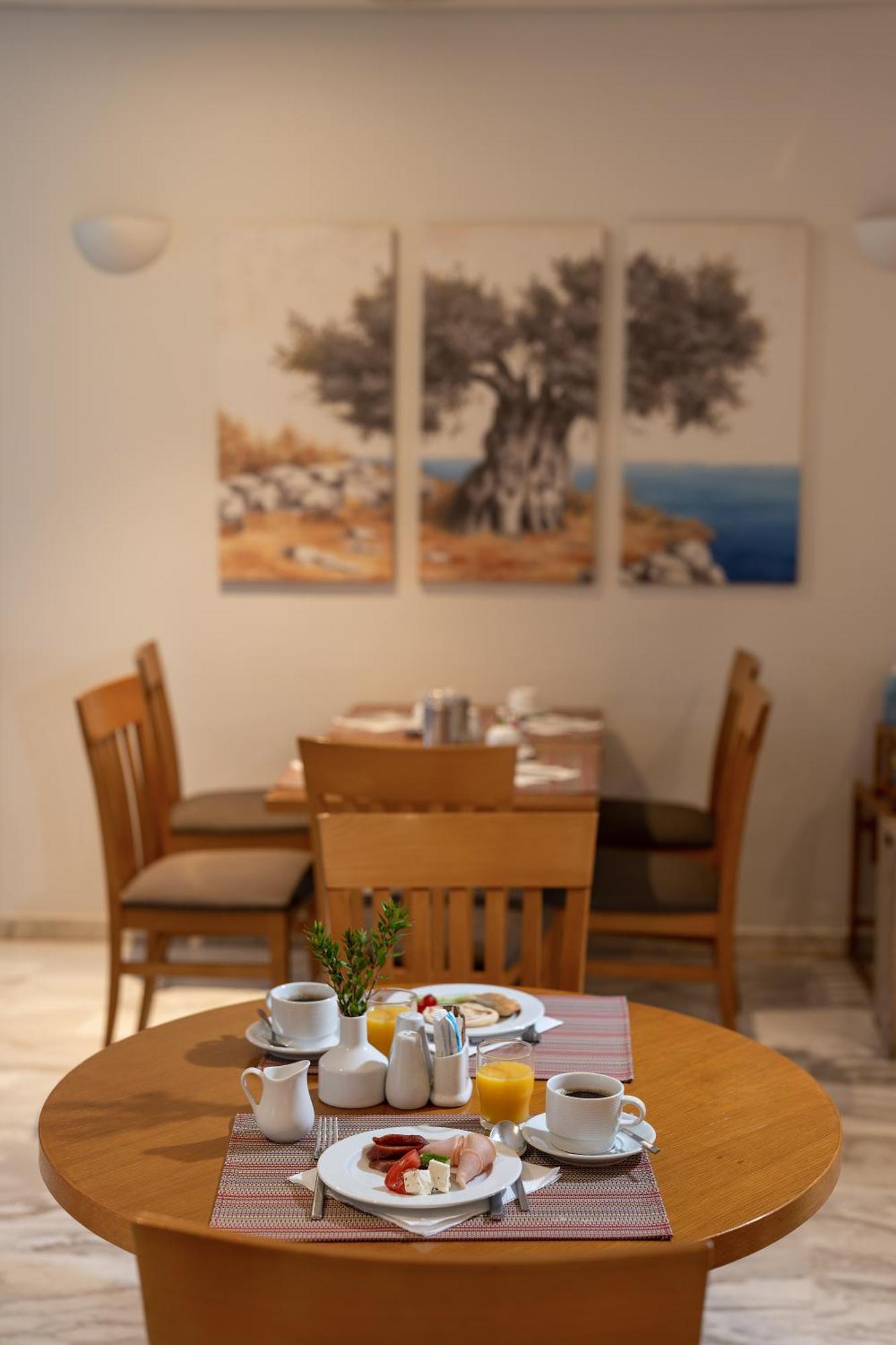 Hotel Minos 4*