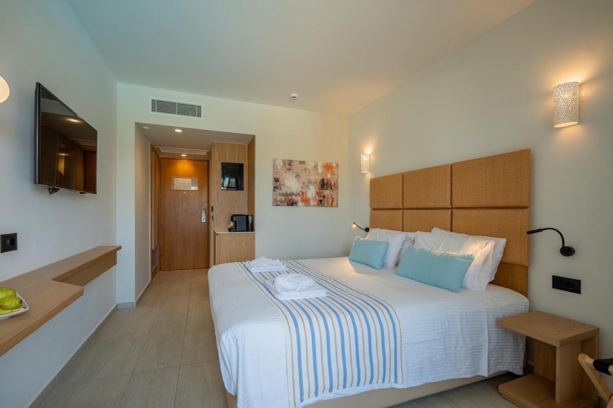 Hotel Minos 4*